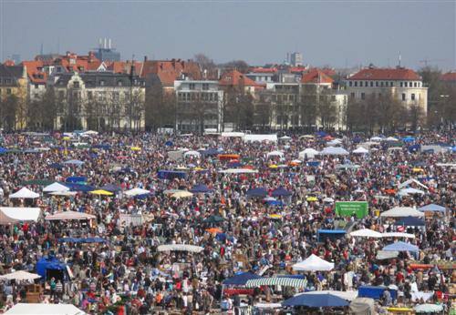 Весенний фестиваль пива и счастья - Frühlinsfest/Springfest. Весенний фестиваль пива и счастья - Frühlinsfest/Springfest.