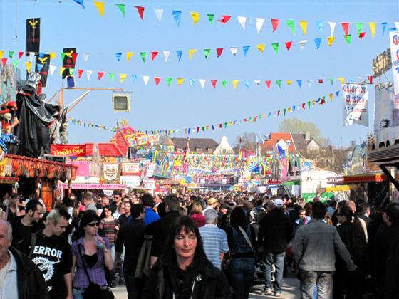Весенний фестиваль пива и счастья – Frühlinsfest/Springfest. Весенний фестиваль пива и счастья – Frühlinsfest/Springfest.
