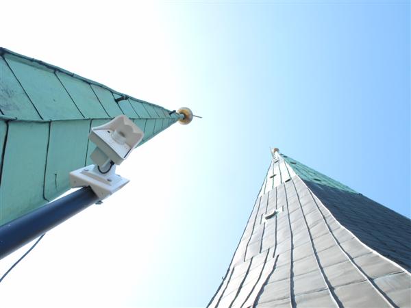 Таллинн, старый город, церковь Олевисте, вид вверх. Таллинн, старый город, церковь Олевисте, вид вверх.